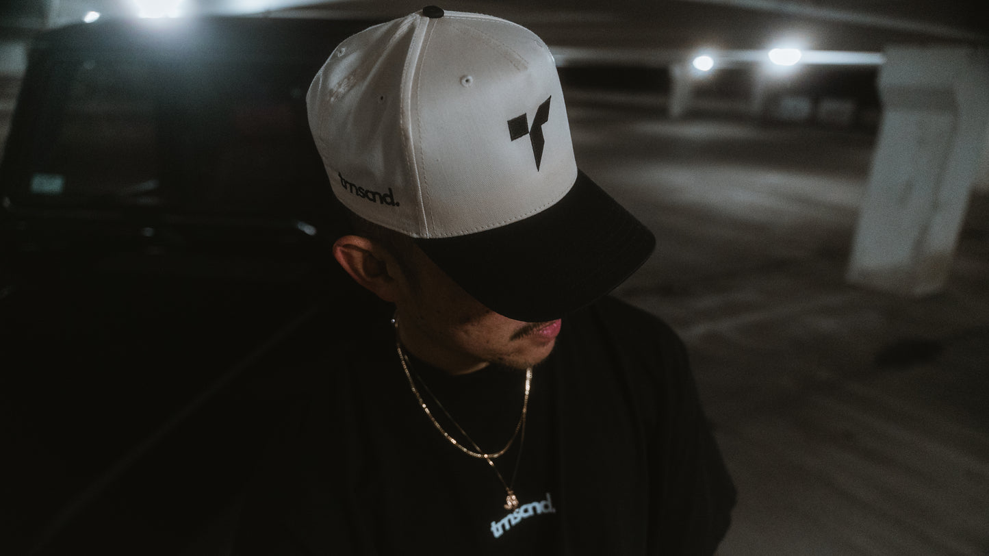 TRNSCND LOGO SNAPBACK // BLACK & CRÉME